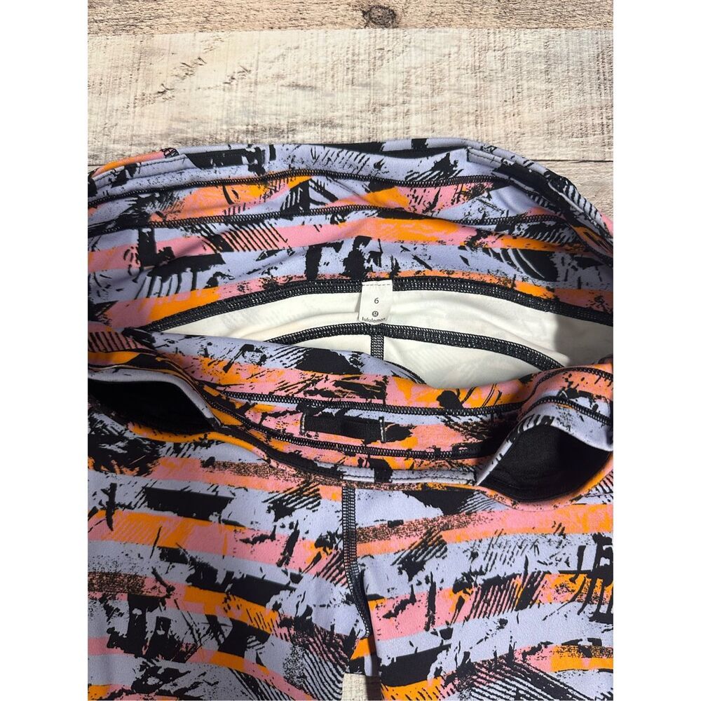 Lululemon Sun Runner Crop *17" Inversion Multi / Black Yoga Pants | Size 6 - Picture 11 of 13